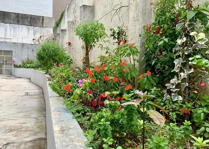 205- Apartamento 1 quarto suite, Encantador, amplo e decorado, mobiliario moderno, cozinha completa com utensílios , Excelente vista da cidade e localização privelegiada no bairro Bigorrilho ,