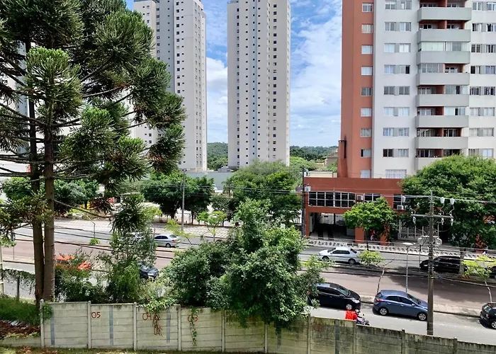 205- Apartamento 1 quarto suite, Encantador, amplo e decorado, mobiliario moderno, cozinha completa com utensílios , Excelente vista da cidade e localização privelegiada no bairro Bigorrilho ,